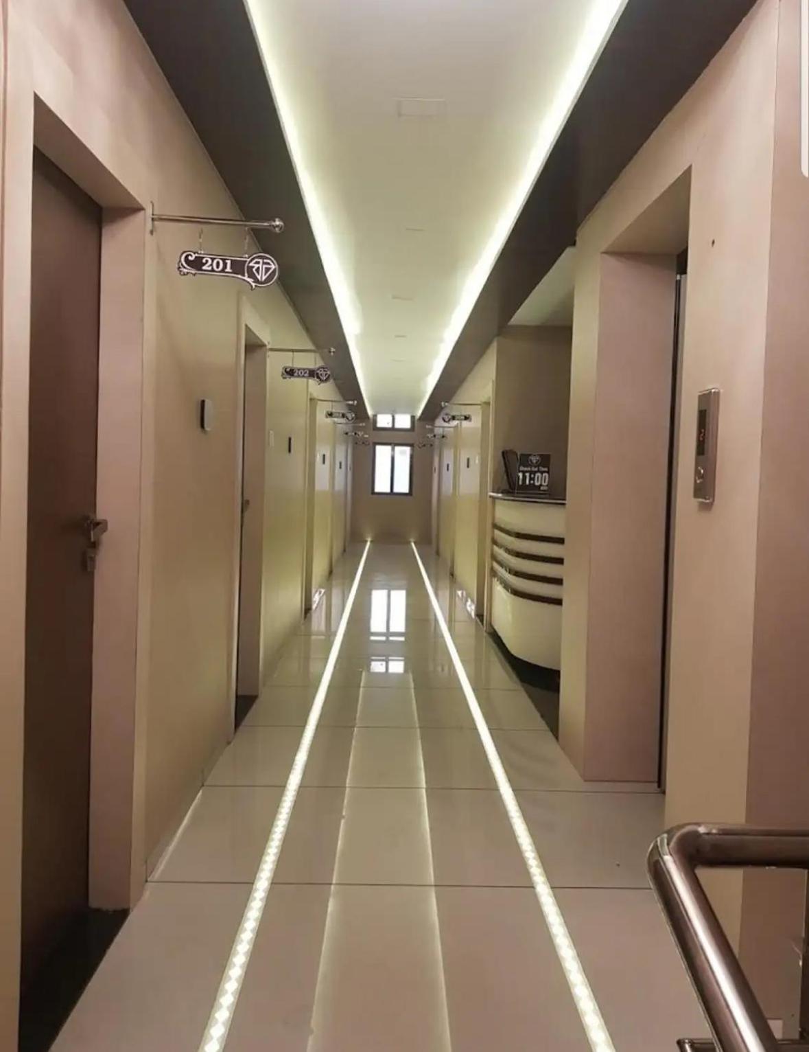 Hotel Bluediamond Bardoli エクステリア 写真
